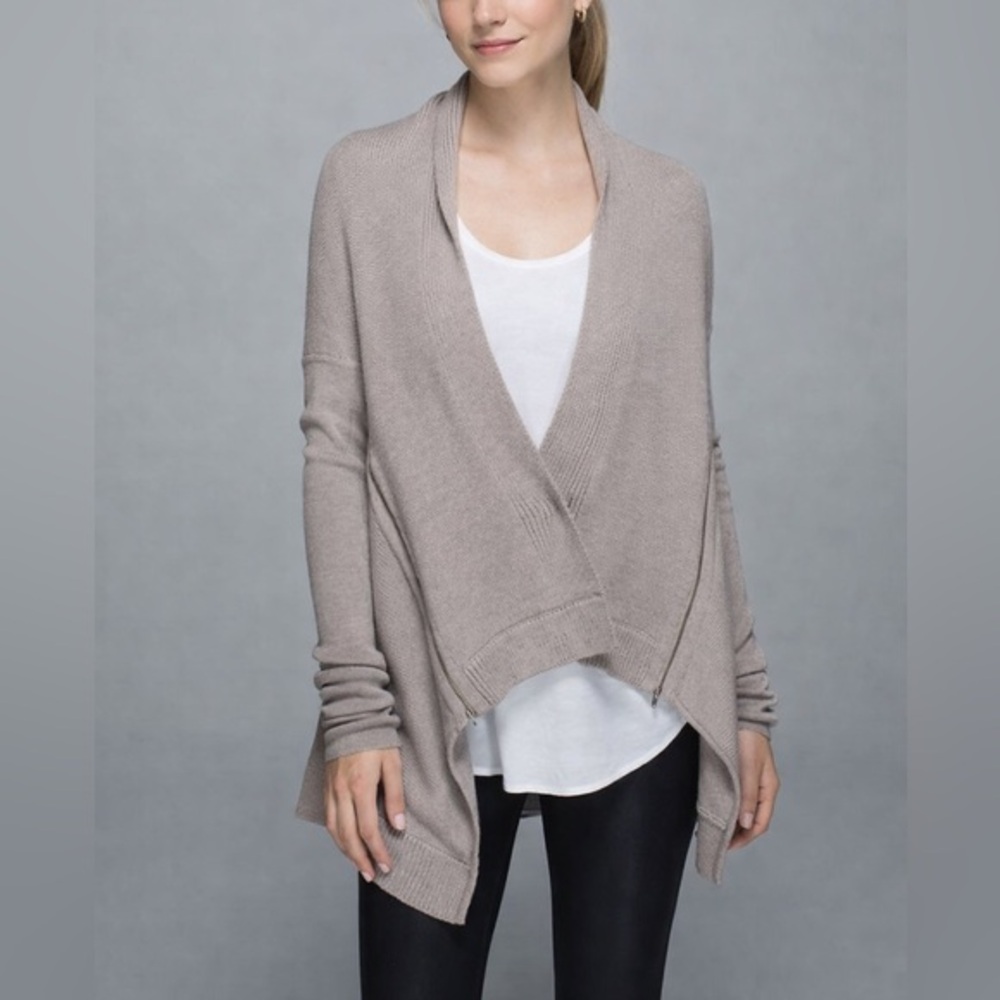 Lululemon Wrap It Up Sweater Women’s Medium Heathered Storm Gray Cozy Athleisure